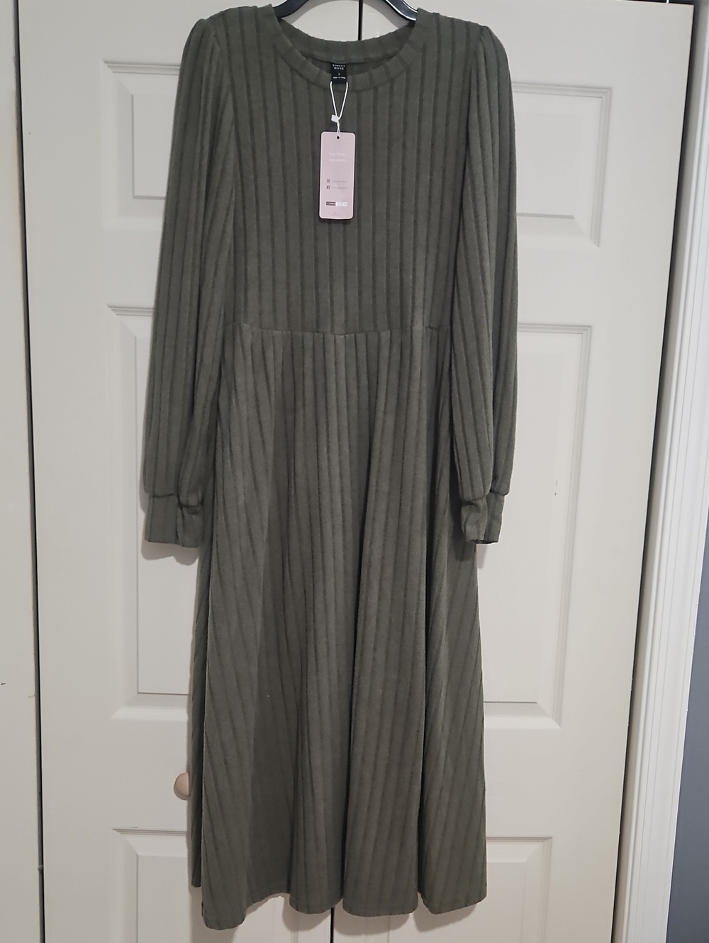 Emory Rose Ribbed Long-Sleeve Midi Dress in Olive